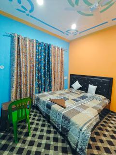 Bakhshi Holiday home stay - Srinagar - 9