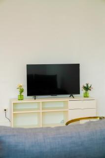 Modern 1BR & 1LR Apartment, 10 min Walk to City Center - Gand - 8
