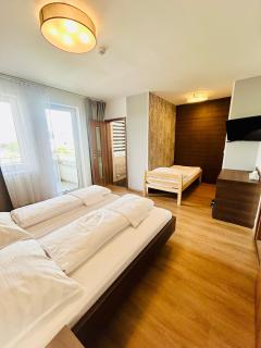 Villa many separate rooms with Free Parking Praha 4 libuš - 3