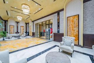 Luxury Beachfront Apartment with Sea Views - Ajman - 6