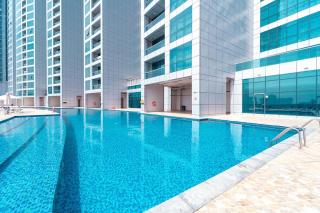 Luxury Beachfront Apartment with Sea Views - Ajman - 2