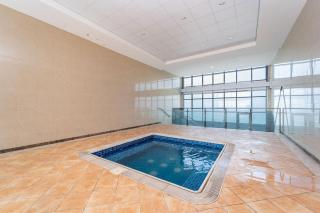 Luxury Beachfront Apartment with Sea Views - Ajman - 1