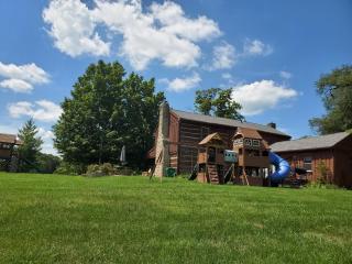 Renovated 1847 Log Home - Louisville - 7