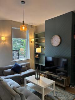 Spacious 4BR Home In Greenwich - 6