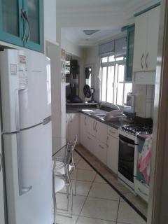 Apartamento no centro, bem localizado, na praia - 4