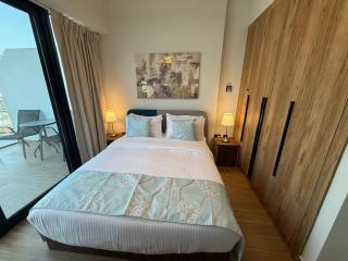 Modern 3BR Duplex Near Cleveland & Galleria Mall - Abu Dhabi - 8