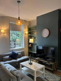Stylish Four-Bed Haven Near Greenwich - Plumstead - 0