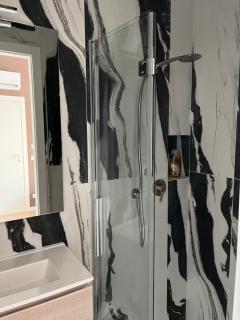 Sea Breeze Suites - 4