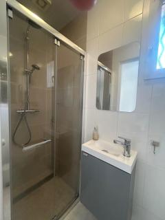 4 Bed-Sleeps 8-Private Pool-HotTub-AirCon - La Garonnette-Plage - 8