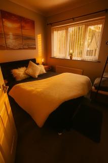 Lister Park Bradford 2bed Detached Cottage House Parking Cinema Screen Games Room - Bradford - 3