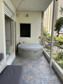 Amazing Apartment with Balcony & HotTub at Carmel Center - Haifa - 8