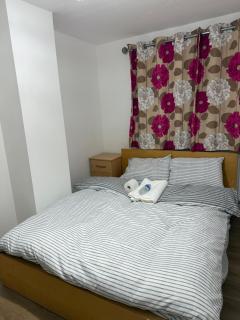 Stylish double bed - Central Dartford - Moffat - 0