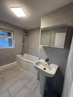 Stylish double bed - Central Dartford - Moffat - 5