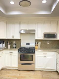 Studio City Chic Large Contemporary Condo - 3