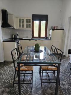 The Yellow House w/private garden and BBQ - Asprovalta - 8