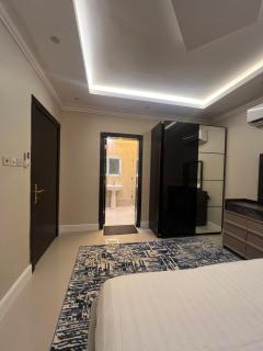 شقة سكنية راقية بغرفة ماستر وغرفة نوم إضافية في موقع حيوي قريب من الخدمات - Riad - 4