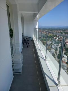 Skyline View Apartment - 35th Floor, Cevahir Tower Skopje - Skopje - 2