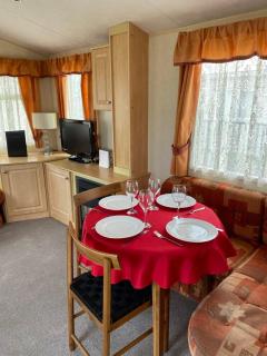8 Berth 3 bedroom caravan MV122 pet friendly - Chapel Saint Leonards - 7