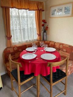 8 Berth 3 bedroom caravan MV122 pet friendly - Chapel Saint Leonards - 6