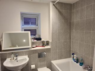 High Standard Single Room near Gatwick Airport - Horley - 7