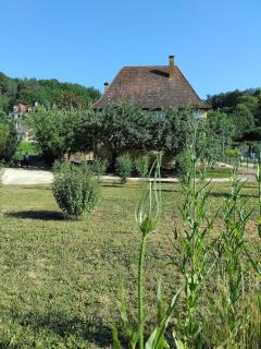 Maison au bord d'un cours d'eau - Castels - 1