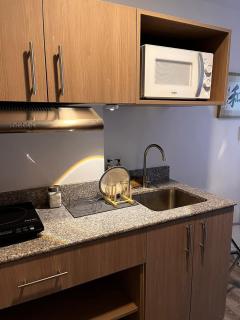 Lay Cozy Mactan- Condo Staycation and Layovers - Pusok - 9