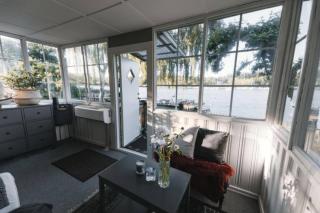 Serene lakeside cabin next to the sea just 10 minutes from Stockholm city - Solna - 5