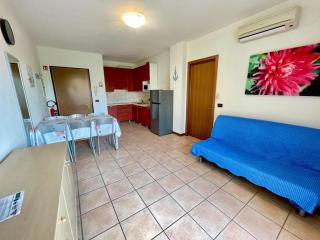 Enjoy a poolside retreat - Caorle - 9