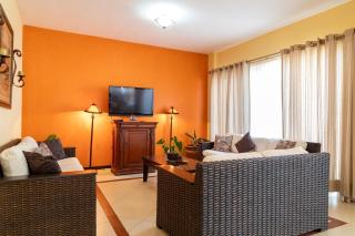 Cheerful 4 Bedroom house with Swimming Pool - 5