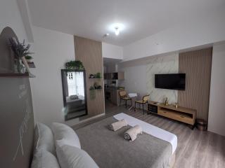 Cebu Airport budget Luxury living Rest& Fly at Amani Grand Resort - Pusok - 3