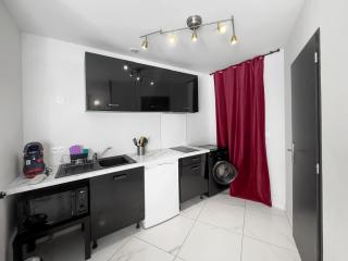 Studio BAROK proche autoroute, plages et attractions, Wifi - TV, calme - Bessan - 4