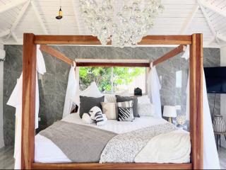 Lush Coastline Villa with Swim out Pool - Treasure Beach - 0