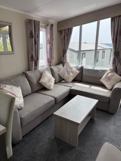 2 Bed, 2 Bathroom, modern Caravan with Sea views! - Lytchett Minster - 4