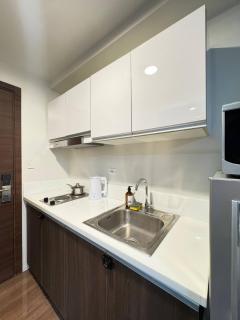 Entire Room in Makati Center with FAST WIFI - Manila - 3