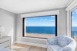 Extraordinary Oceanfront Escape - Private Balcony - 1