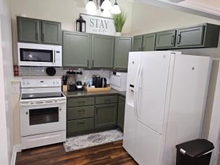 Oakwood Oasis-Studio w Laundry & Kitchen - Decatur - 0