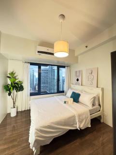 Entire Place in Central Makati - Manila - 0
