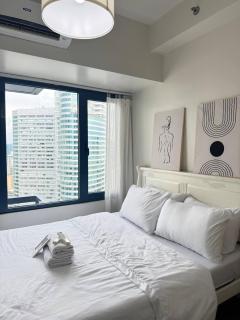 Entire Place in Central Makati - Manila - 1