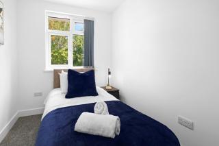 Stylish 2 Bedroom Serviced House in Slough - Slough - 4