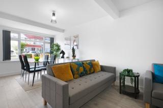 Stylish 2 Bedroom Serviced House in Slough - Slough - 9