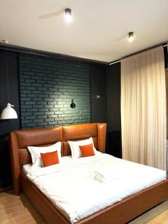 Trendy interior, in the heart of the city - Almaty - 5