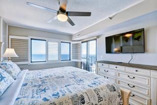 Luxe Oceanfront Escape Private Balcony & Wet Bar - 9