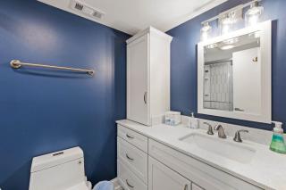 Luxe Oceanfront Escape Private Balcony & Wet Bar - 1