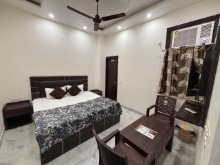 Hotel Indirapuram Residency - Ghaziabad - 3