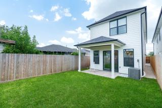 Brand New Luxury 4BR4BA Home 2King Suites 2500sf 10min to DT - Houston - 1