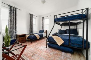 Whole House Near NYC and Transit with Game Room Fire Pit and King Bed - New Rochelle - 3