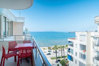 Top-Floor Seaview Apartment - Vlorë - 0