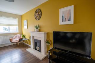 2BR Home Near Shops & Transport Links - Wednesbury - 5
