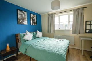 2BR Home Near Shops & Transport Links - Wednesbury - 2