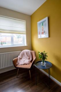 2BR Home Near Shops & Transport Links - Wednesbury - 6